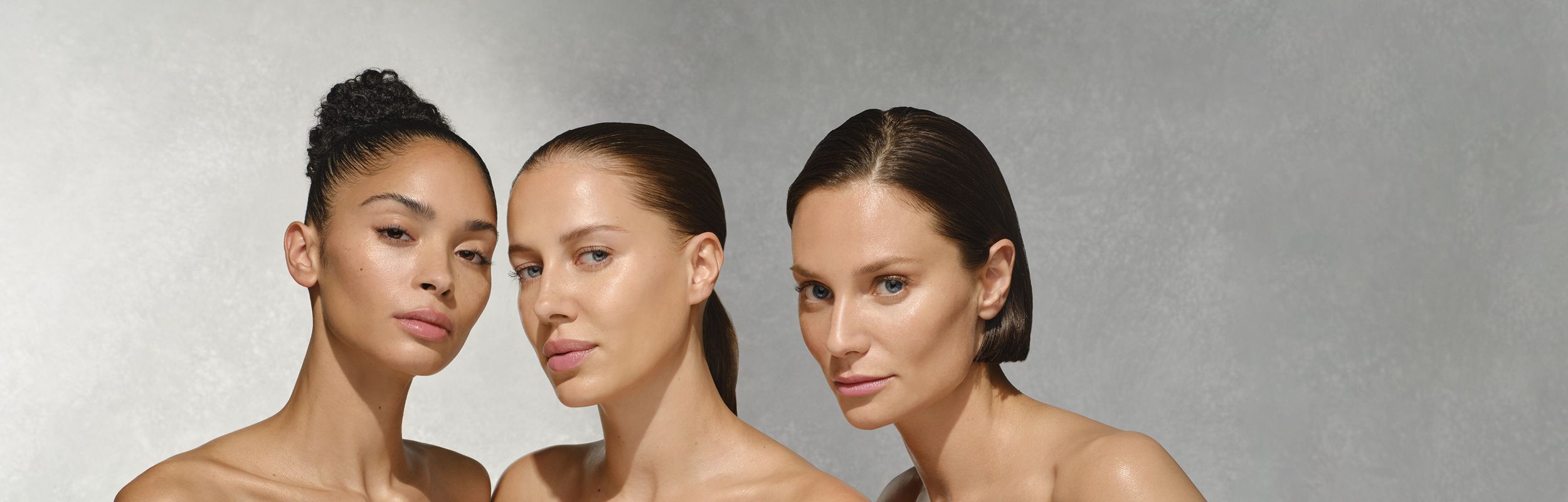 Slider Modelmotiv drei Frauen